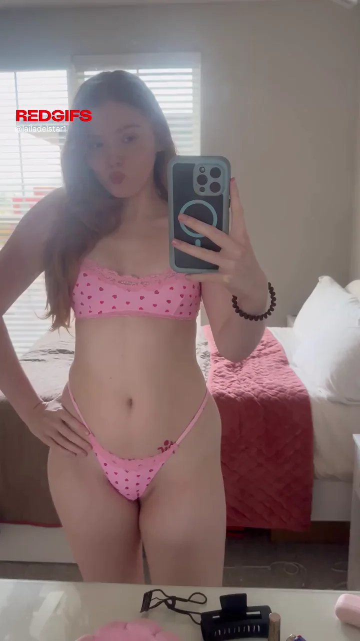 🔥 Redhead Babe's Fat Juicy Ass in Pink Bikini Tease 💦