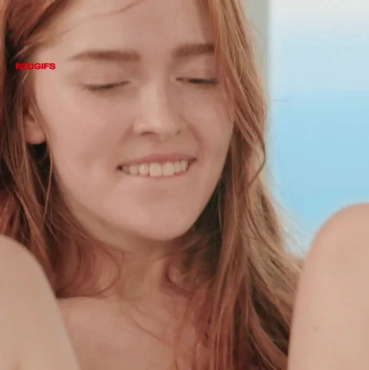 Jia Lissa's Petite Redhead Pussy Ride to Ecstasy