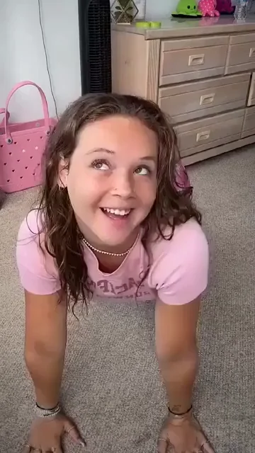 Teen Slut Perfects the Ultimate Ass-Up Pose