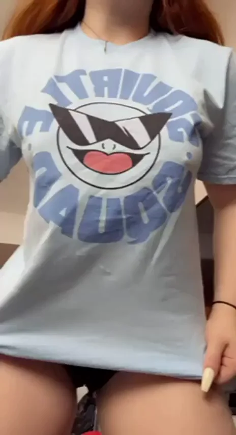 Bouncy nerdy girl tits