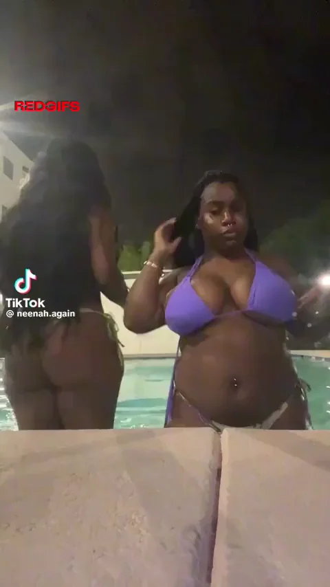 🍑 Neenah's Thick MILF Ass Twerking by the Pool 🔥