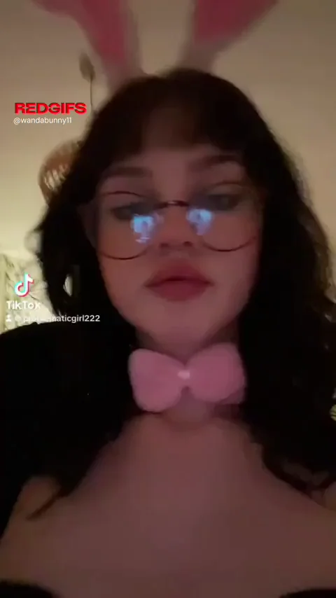 Sexy Bunny Babe @wandabunny11 Shakes That Thick Ass 🍑🐰