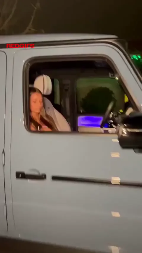 Thicc Ass Surprise: Worth the Nighttime Van Wait