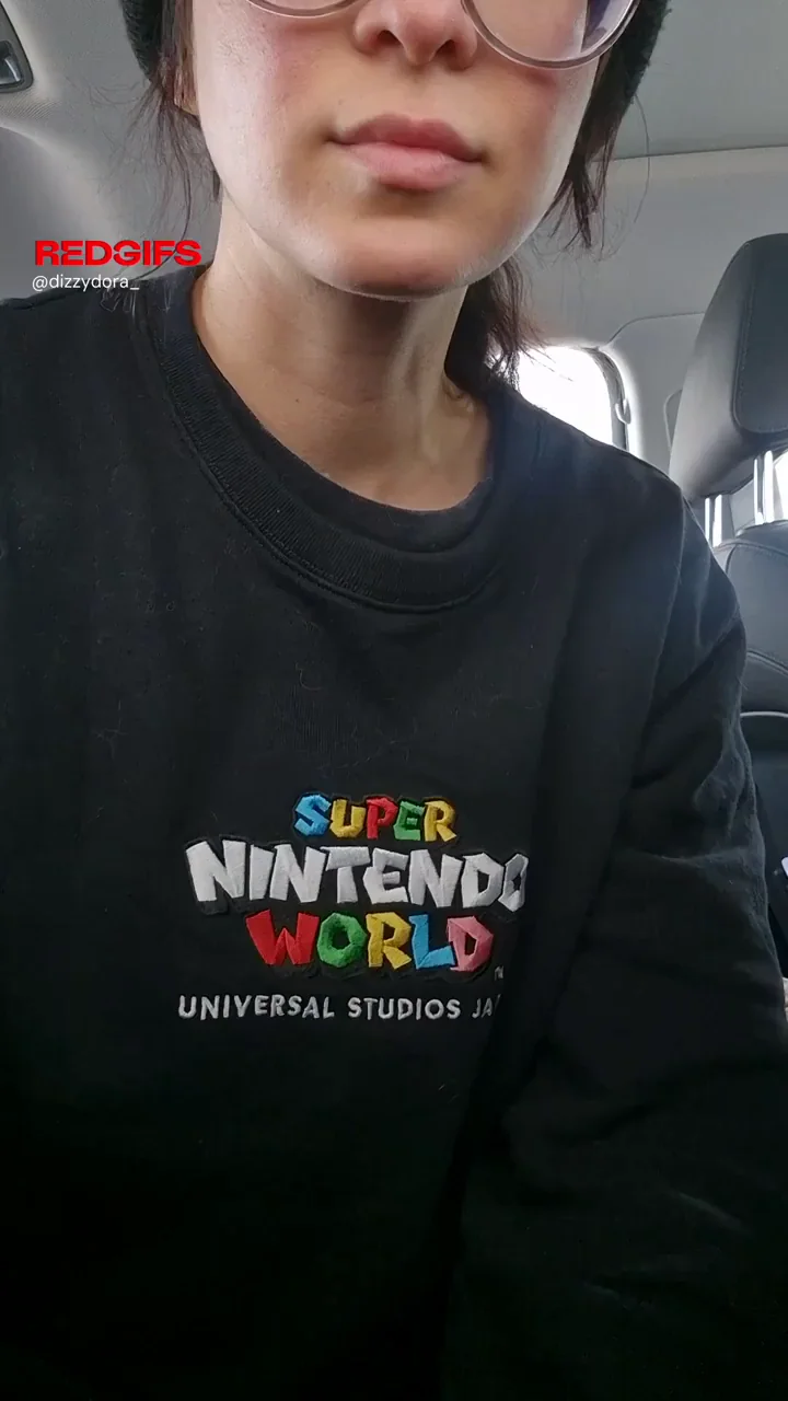 Tomboy Tease Flashes Fat Titties on Car Wash Date