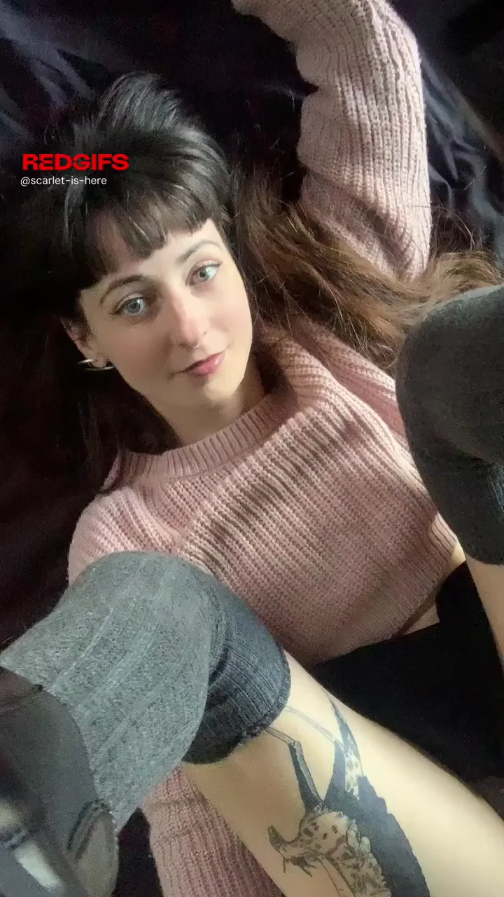 Goth Slut Begs: Make Me Cum Legs Up High 🖤🦅💦