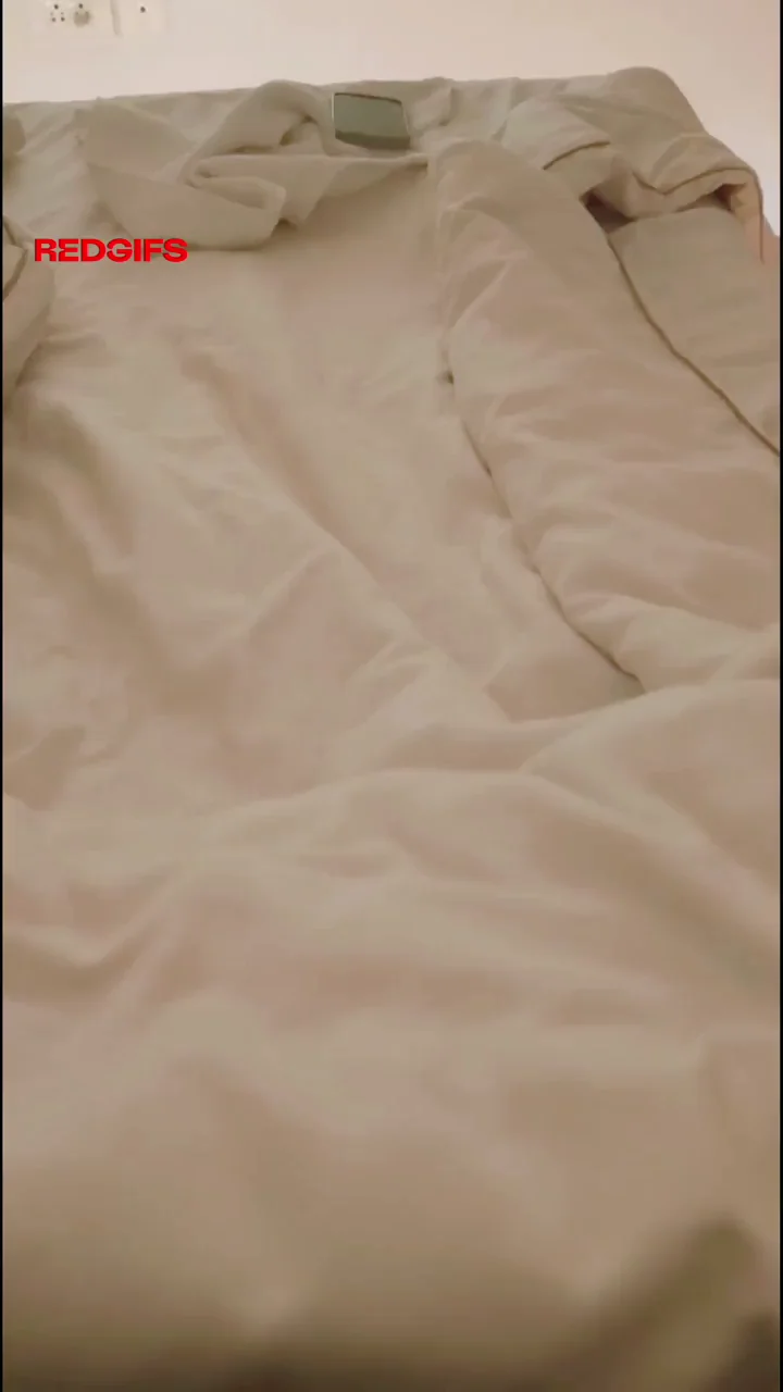From massage table to slut table… hubby records it all 🖤
