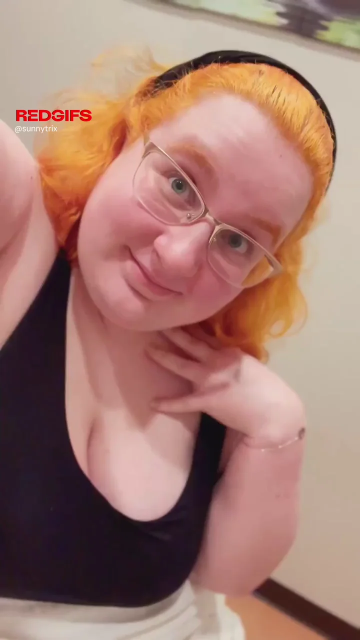 My freshly waxed pussy is very yummy, would you like a taste?