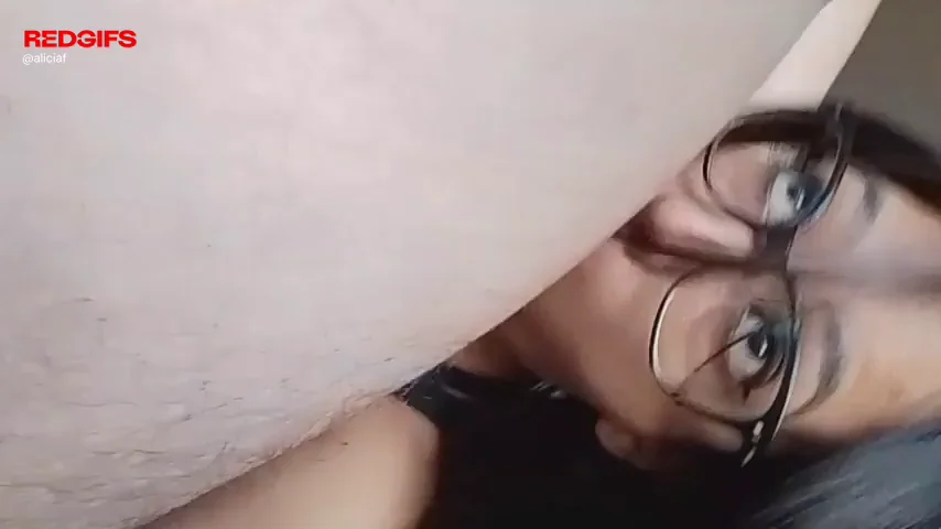 Deepthroat Slut in Glasses 🥵🍆💦