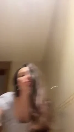 Hi