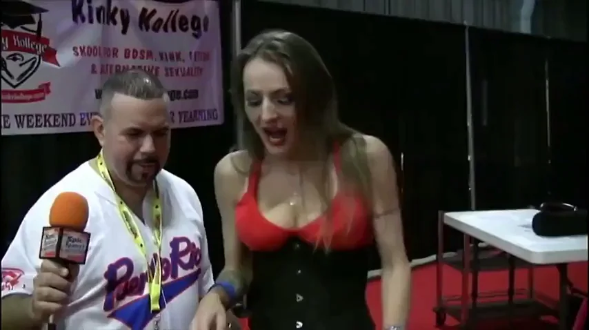 Dude Gets to dry hump pornstar at porn Expo Until he came in his pants