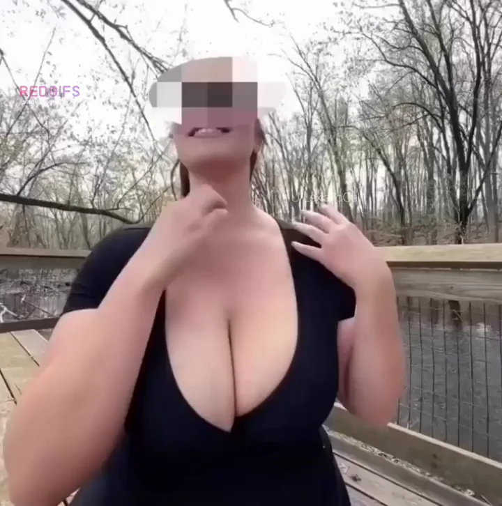 Mom letting the girls out in the park