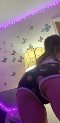 New Tight Shorts Twerk Tease 😈🍑