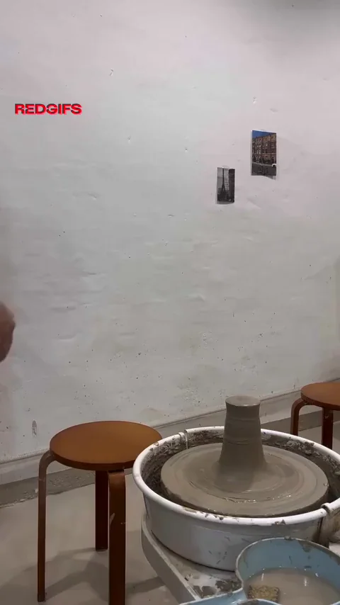 handling that pottery