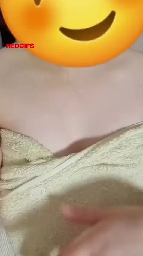 Natural Arab Tits