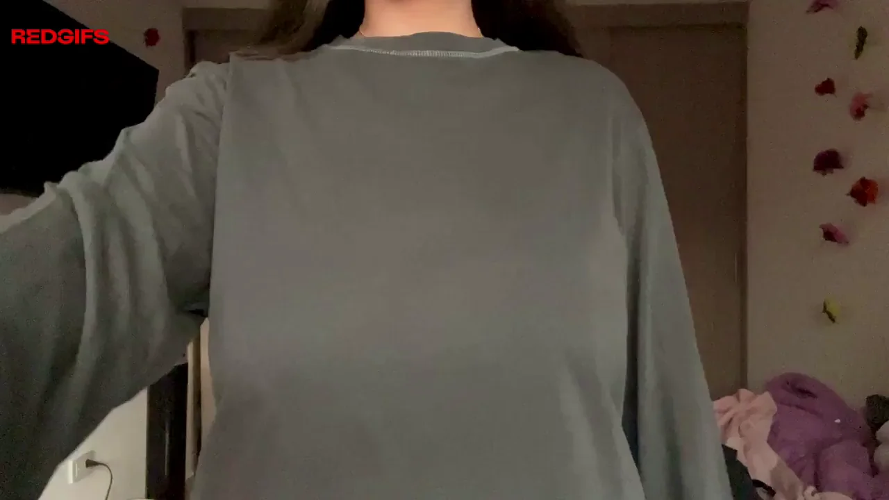 Guys Obsessed with My Saggy Natural Tits? 😏