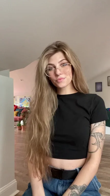 tonight, I offer you a tiny titty drop - a 'TTD' if you will ?