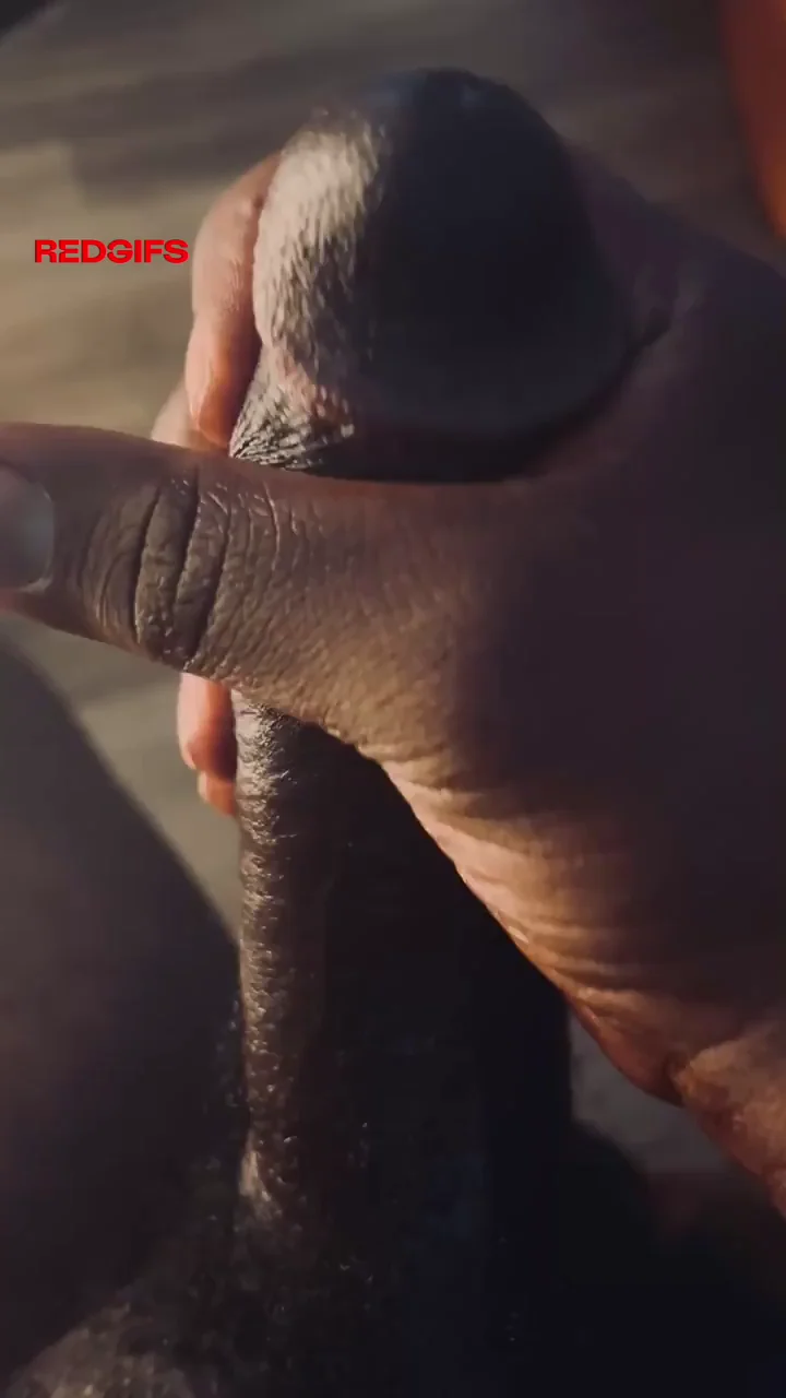 I want a girl with a hot ass to do it for me 🪵🪵🪵