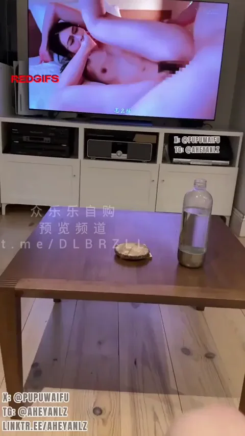 caught watching porn by pupuwaifu