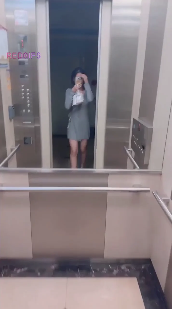 peek-a-boob in the elevator