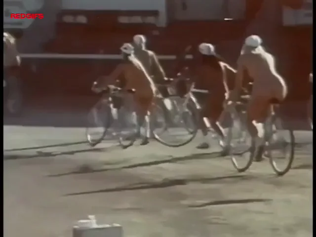 65 nude models, from behind the scenes of filming Queen's "Bicycle Race" music video at Wimbledon Stadium (London, 1978) - Part 2