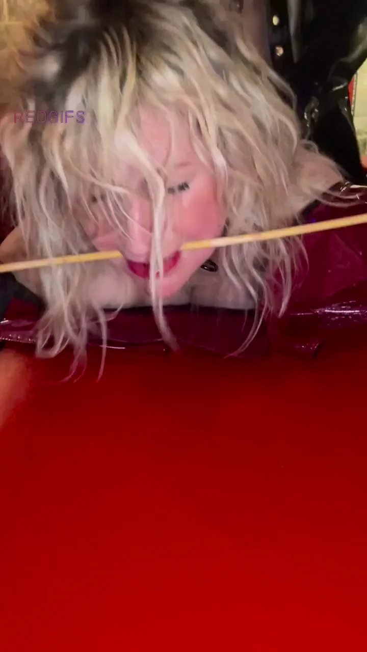 Blonde slut shows how much she loves getting her hails pulled while ass fucked