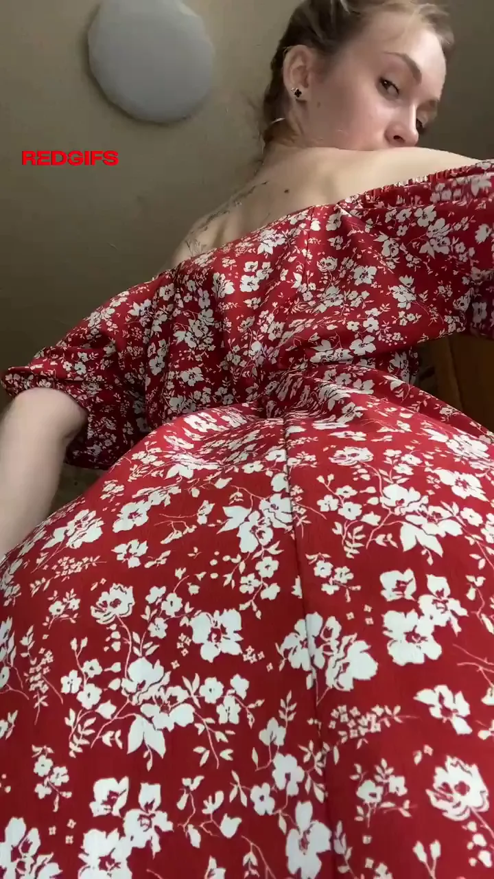 My pussy says hello to the no panties club :)