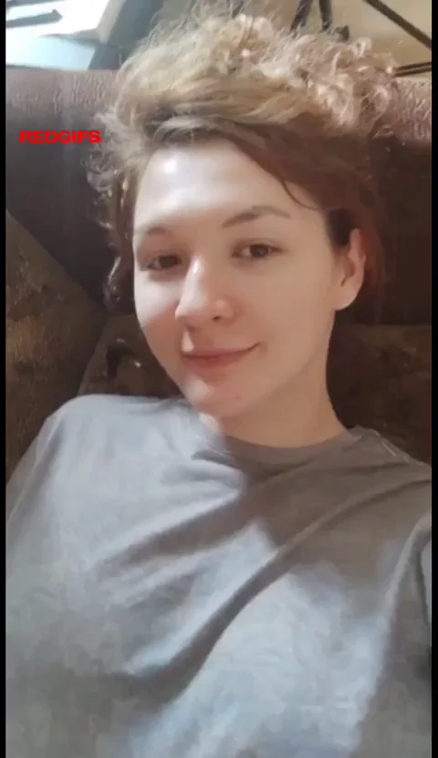 Redhead Cutie Teases Her Perky Tits This Morning 😈🔥