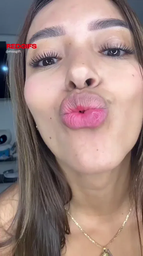 Proud Latina Teen Flaunts Her Natural Flaws & Slutty Curves