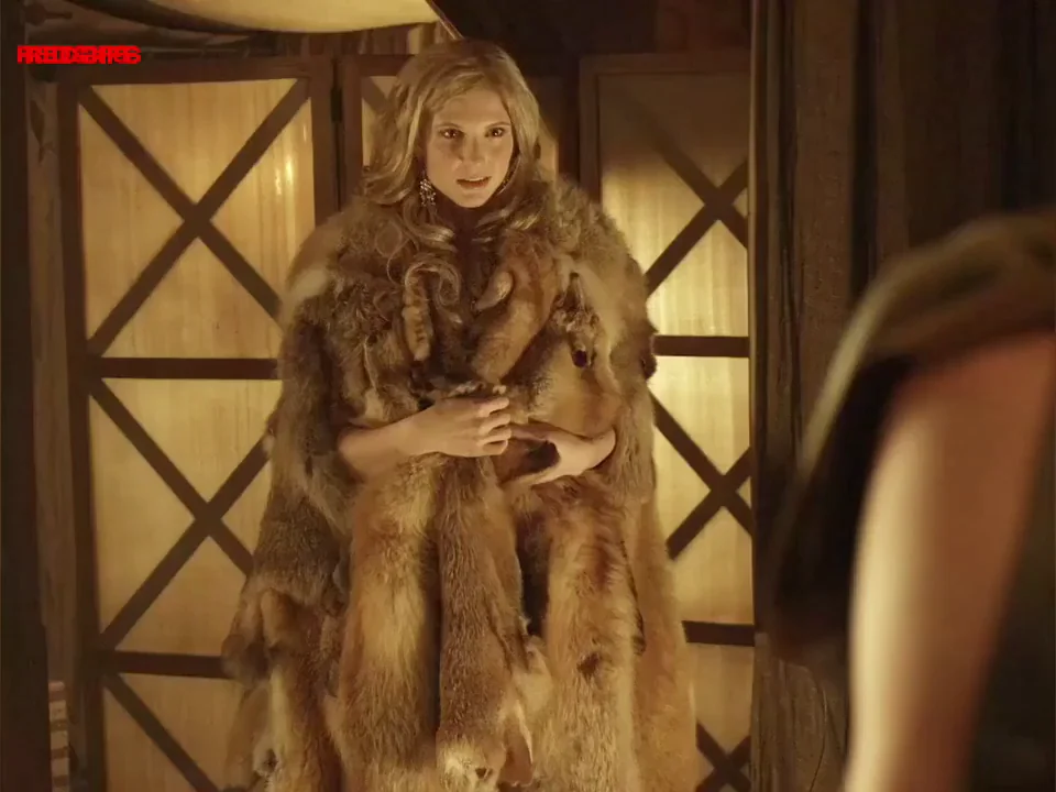 🔥 Viva Bianca's Juicy Tits Bare in Spartacus S01E01 🍈🍈