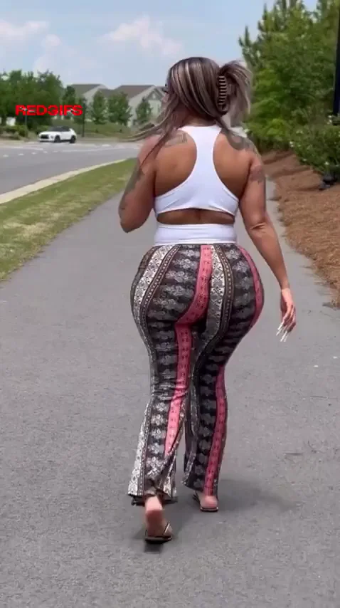 Flare Pants Phat Ass Strut: Thick Ebony Booty Bouncing Outdoors