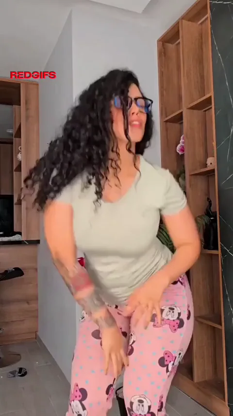 Latina 🔥 vs White Ass Cheeks Battle Pt.2 🍑💦