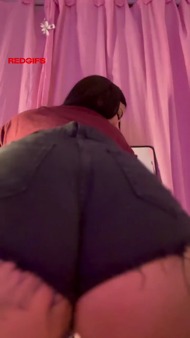 I don’t like to wear panties underneath my bootyshorts
