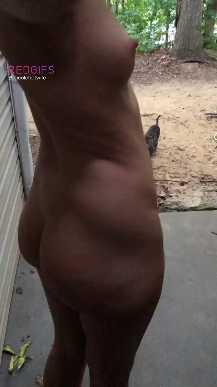 Hotwife's Naughty Bare-Ass Stroll with Butt Plug Tease Outdoors