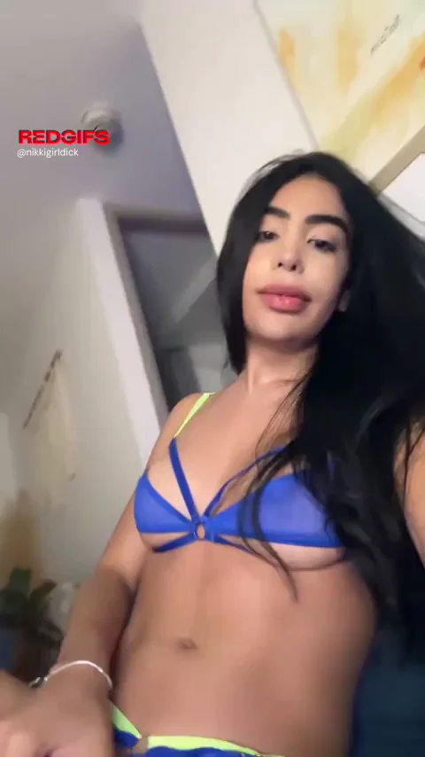 Am I making straight guys dicks hard?