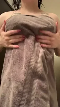 🔥 Post-Shower Towel Tease & Titty Drop! 💦