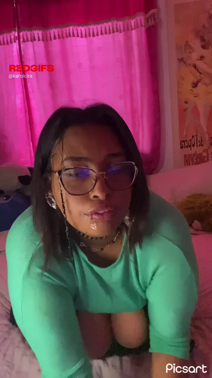 Chubby queen takes it all down her throat with no gag reflex