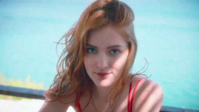 Jia Lissa Sucks Cock on the Beach 😈🍆💦