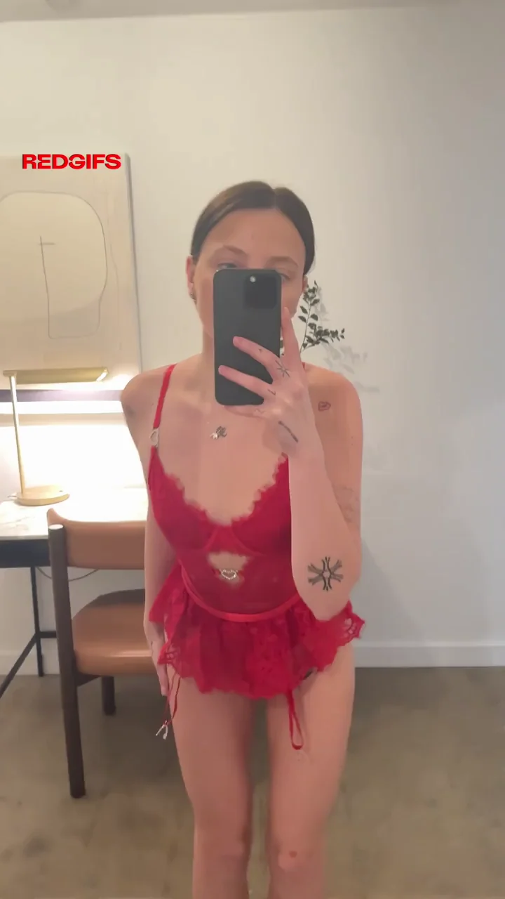 Petite girl but my girlcock isn’t