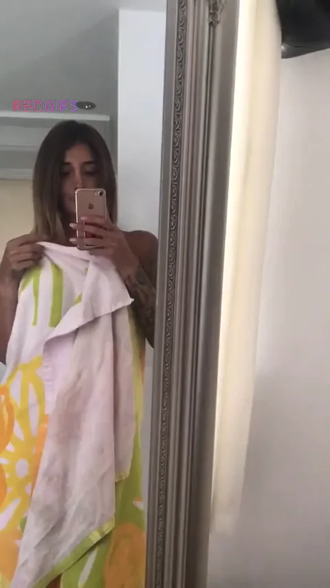 Indian MILF Teases with Huge Tits & Thick Curves in Mirror 😍🍑