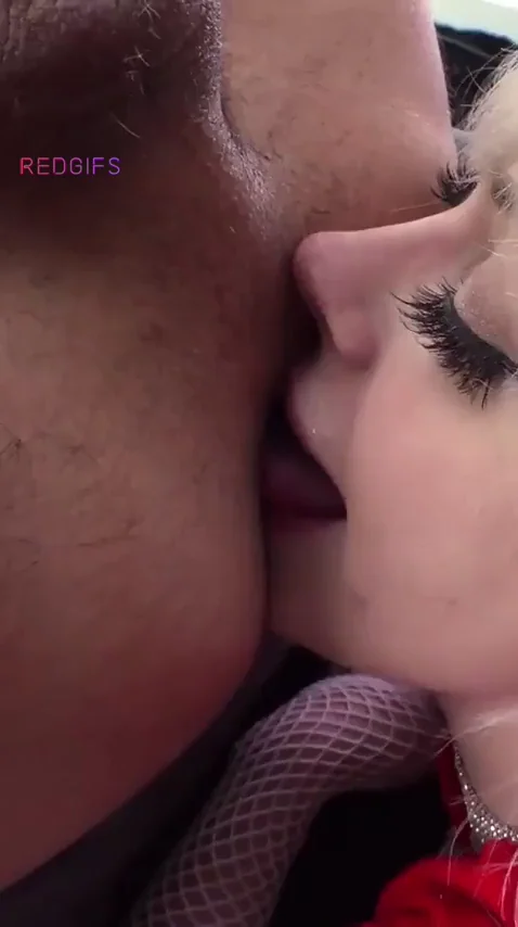 🍑 Shithole Worship: Blonde Slut's Deep Rimjob Kiss 💋
