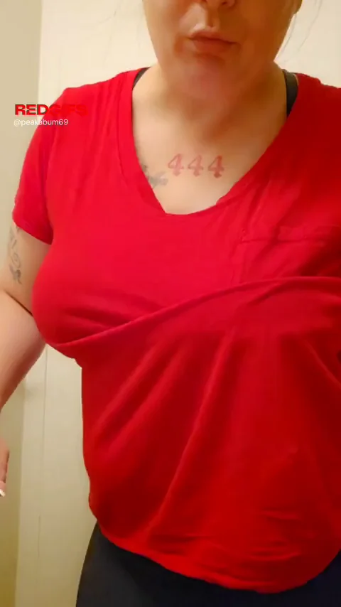 Fat girl boobies