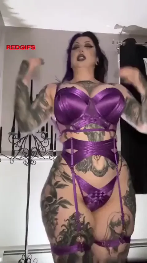 Goth getting ready for Halloween