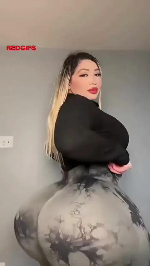 Her ass is so massive, gotta be top 10 biggest of all time 😵‍💫😵‍💫