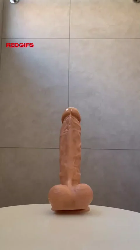 🍑 Swallowing That Thick Dildo with My Juicy Ebony Booty 🍆💦