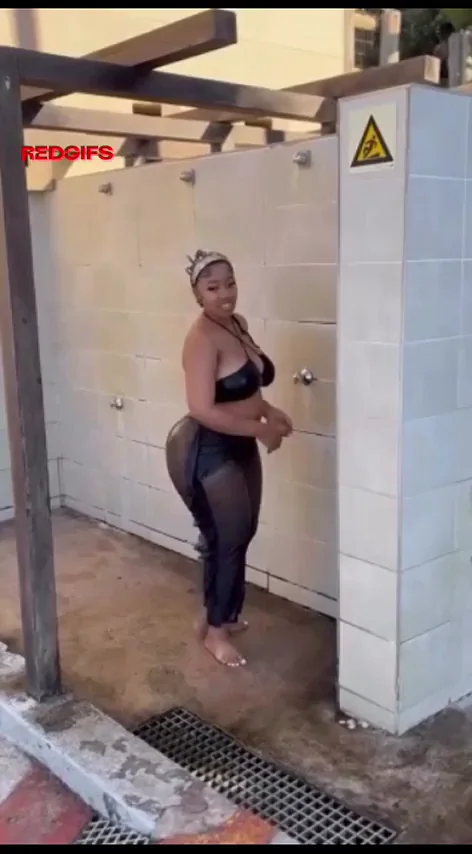 19yo Thicc Ebony Bombshell 🍑💦🔥