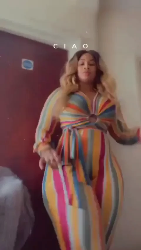 Ghana's Juicy Booty Tease: Thick Curves Shakin' Wild