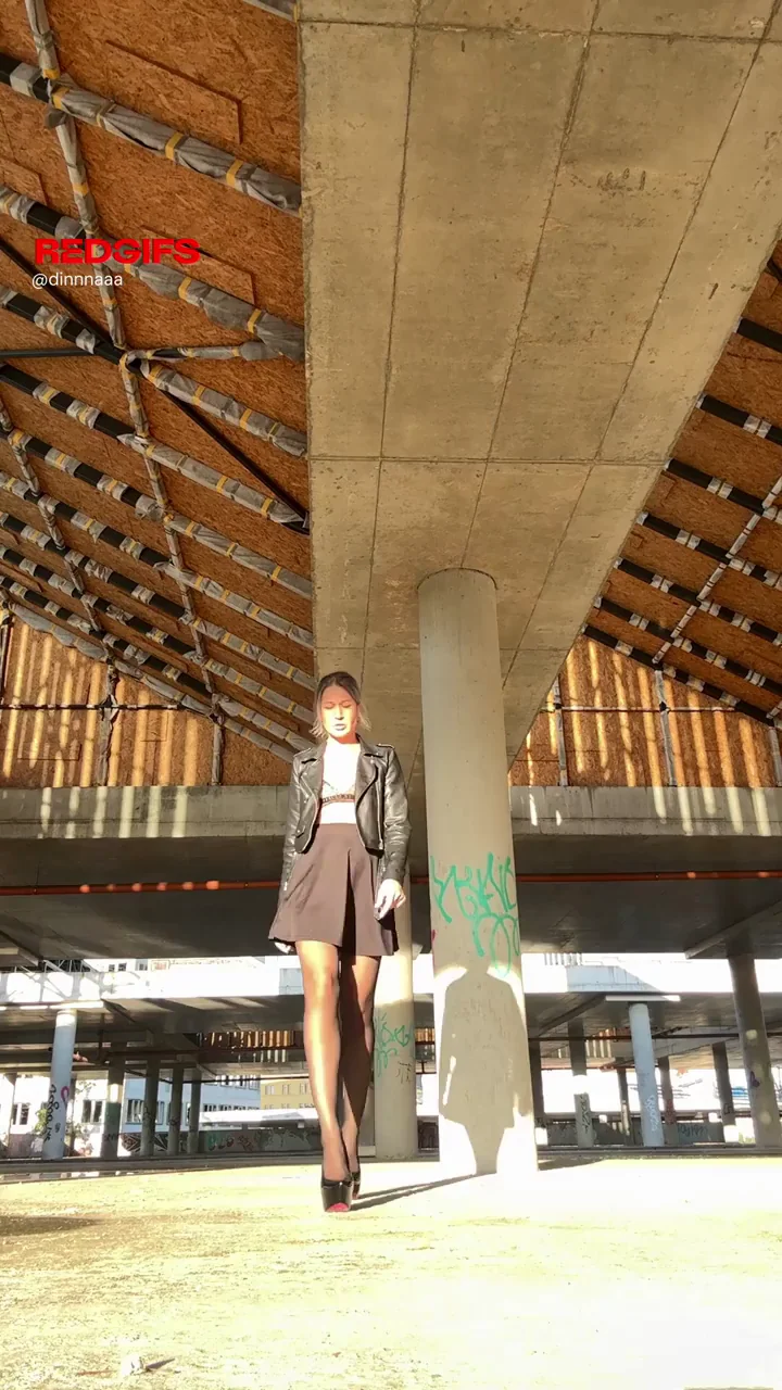 Pantyless MILF Rehearses Saucy Stage Strut Under Overpass 😈👗💦