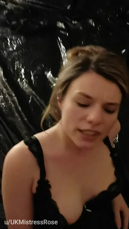 UK Mistress Rosa Proves Bitches Crave Cum! 💦👅😂