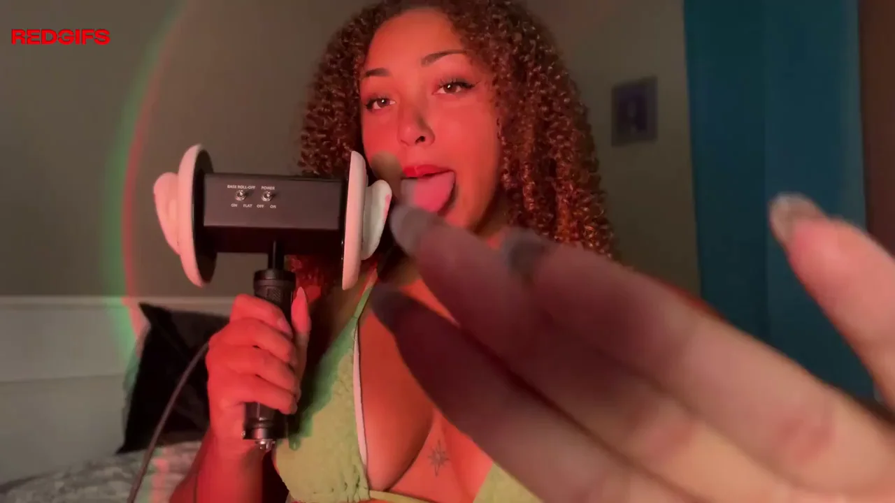 Spit painting ASMR and wet mouth sounds tlnaxoxo