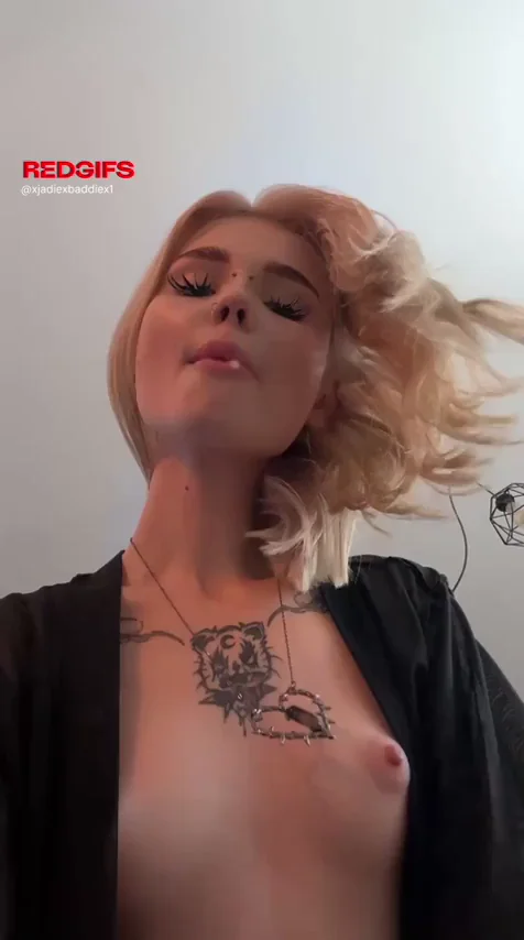 Obedient Slut Opens Wide for Spit 💦👅